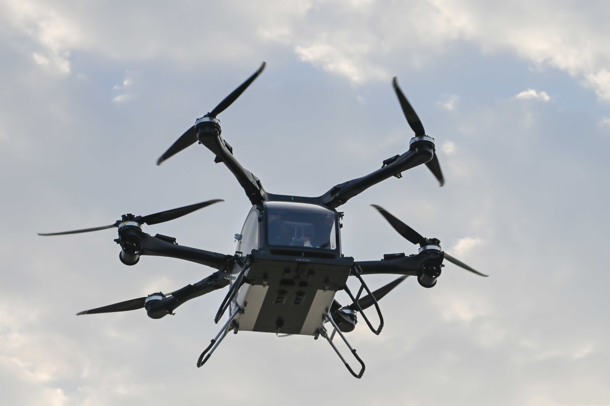 无人机外墙清洗剂悄然崛起，背后藏着怎样的商机？