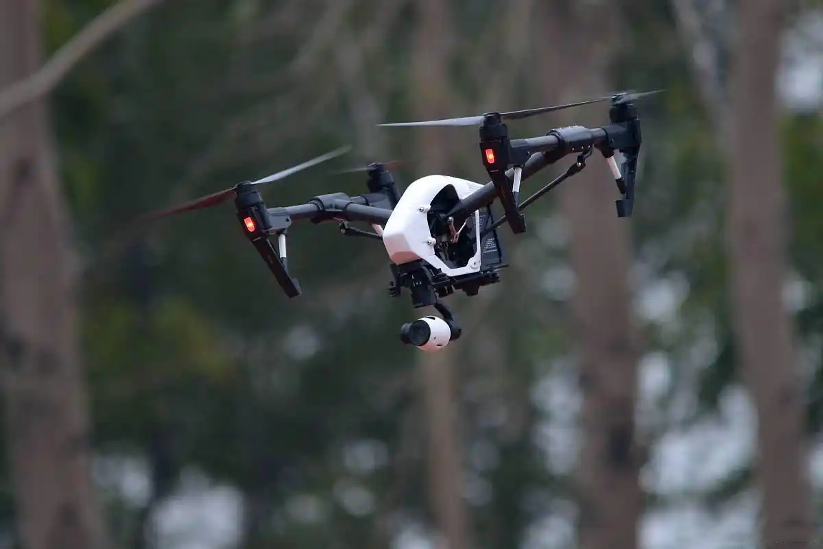 高空清洁的“四难困境”与“三维赋能”破局